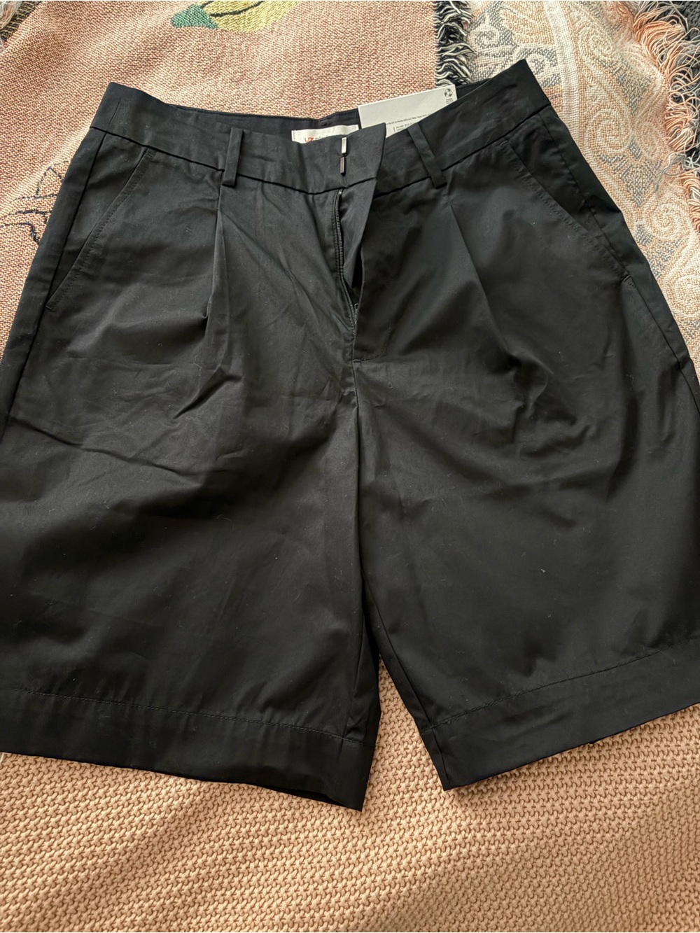 Liz Claiborne pleated short size: 4 new with tags